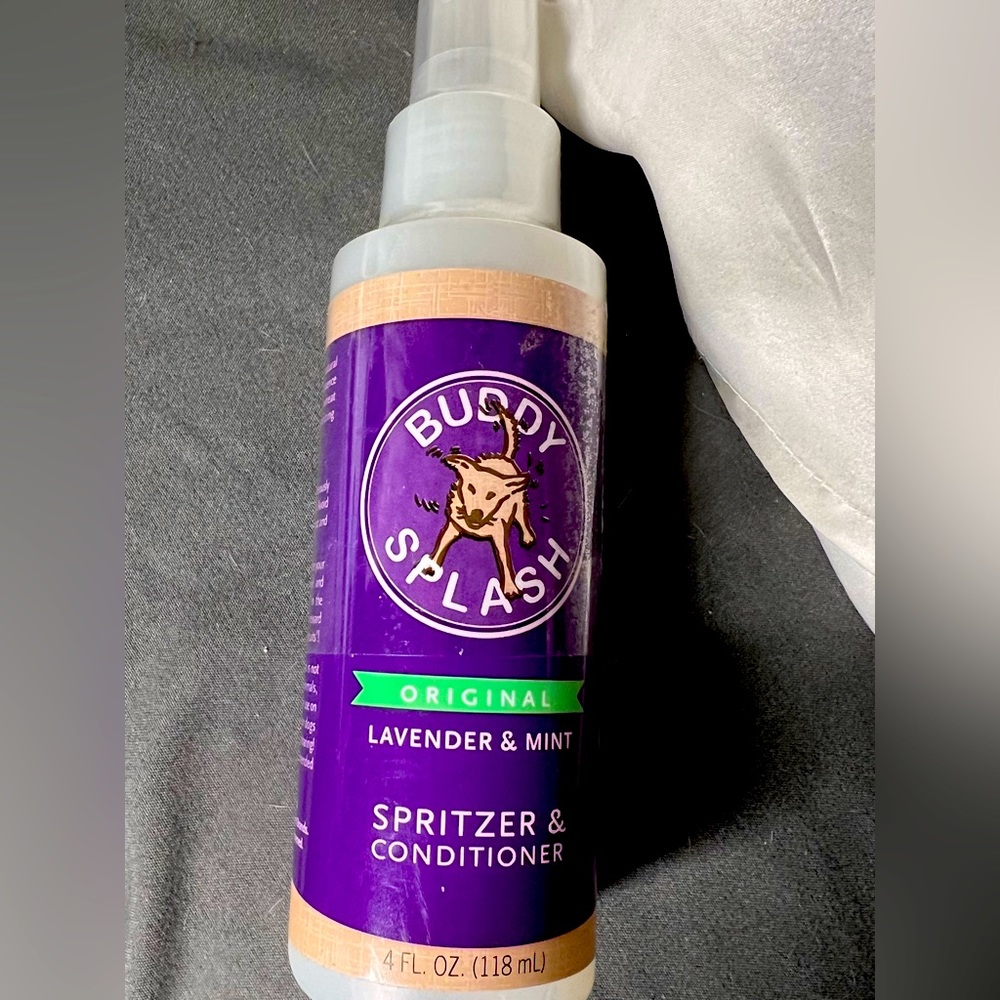 4oz Buddy Splash, lavender and mint, spritzer/conditioner for a soft clean coat